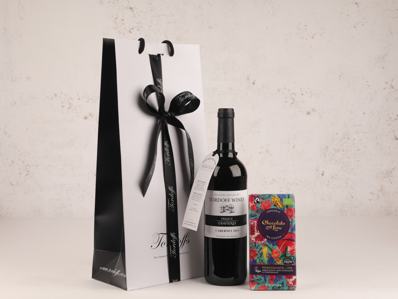 Softly Spiced Red Wine with Dark Chocolate